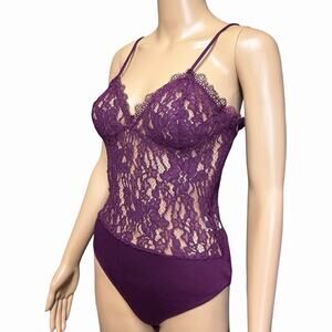 Forever 21 Lace Bodysuit Purple Sheer Floral Stretch Spaghetti Strap Women’s M